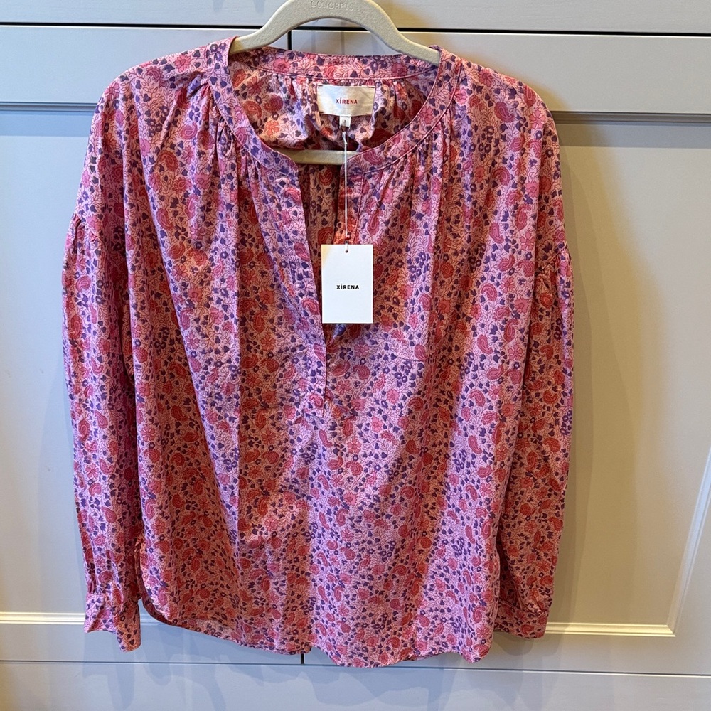 XiRENA Pink and Purple Floral Blouse